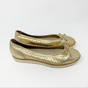 MODCLOTH CHELSEA CREW GROOVY LEATHER FLAT